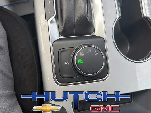 Used 2025 Summit White Chevrolet 2LT image 31