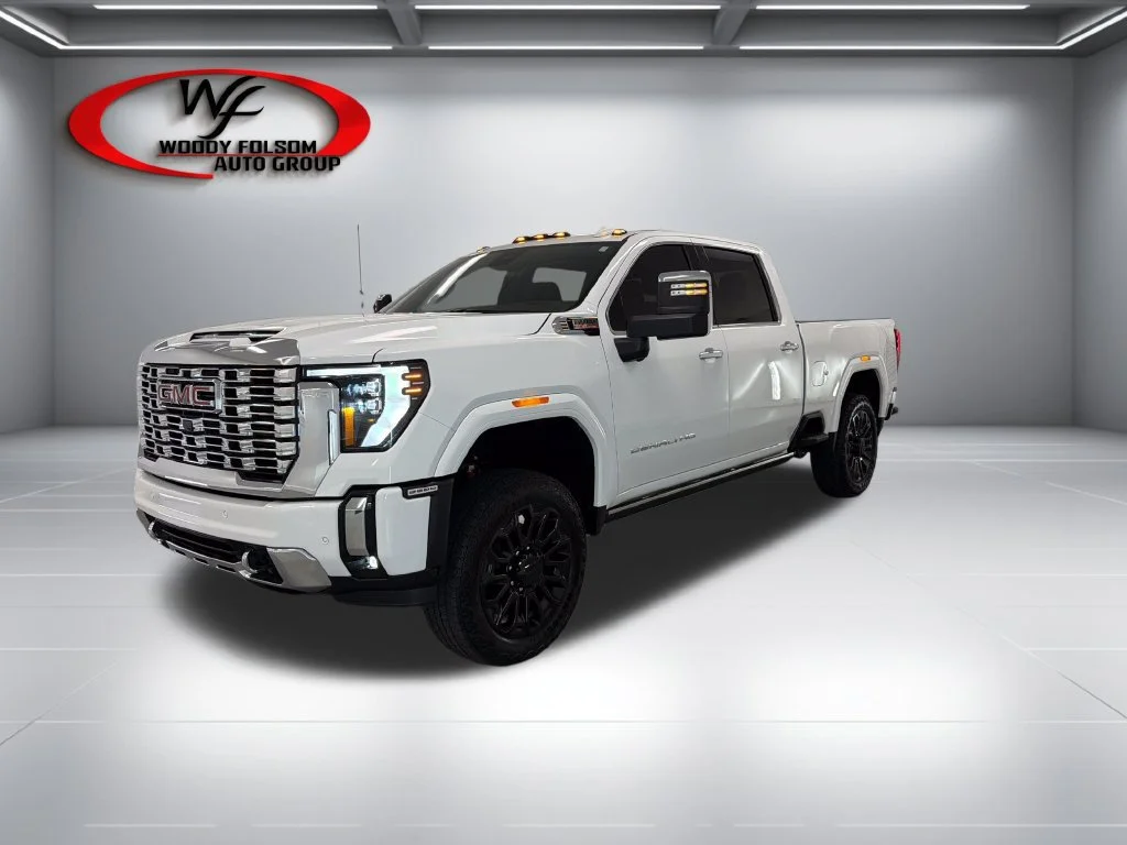 Used 2025 Summit White GMC Denali image 3