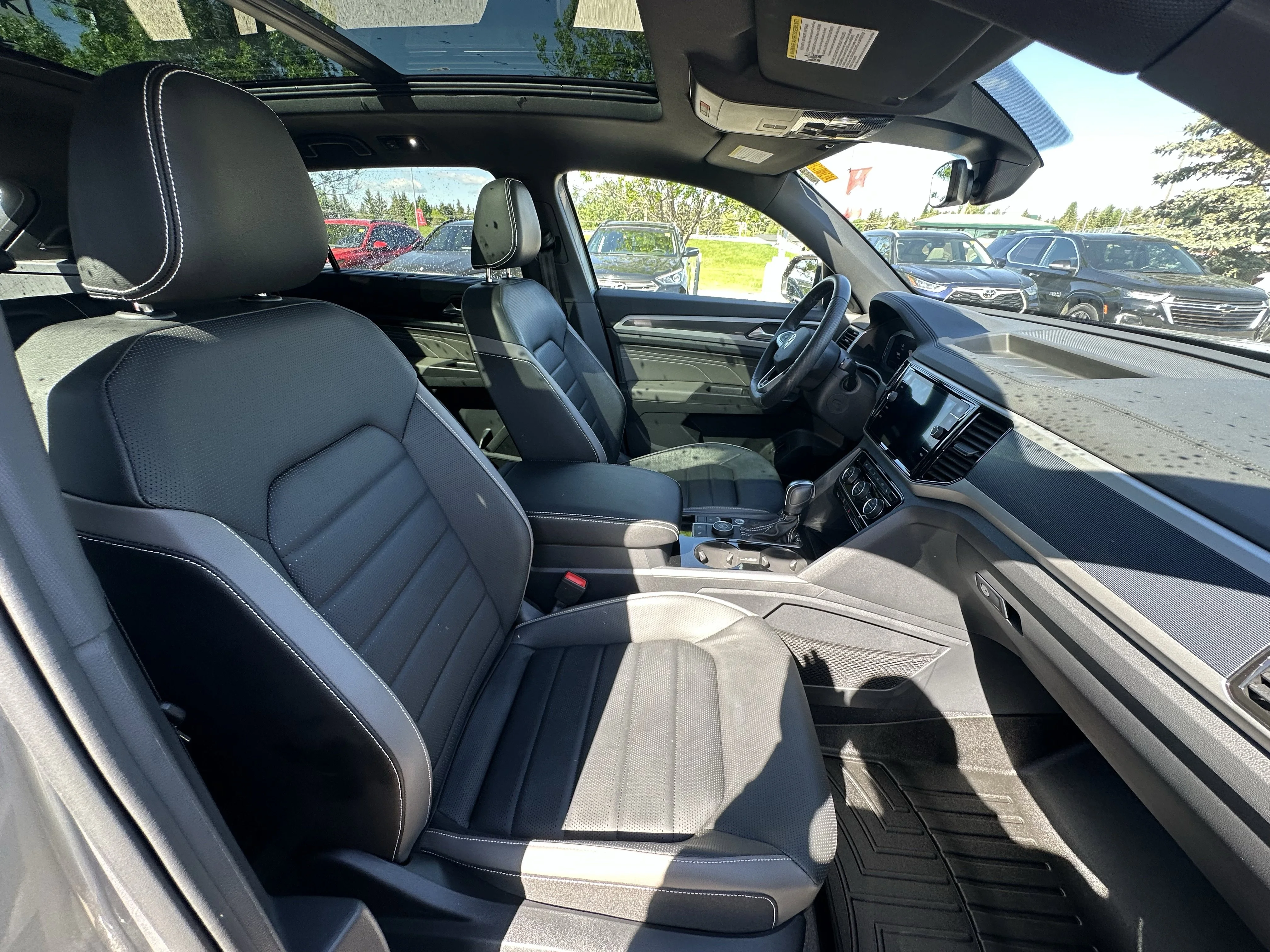 Certified Used 2023 Black Volkswagen Execline image 19