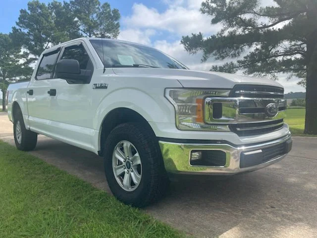 Used 2019 White Ford XL image 10
