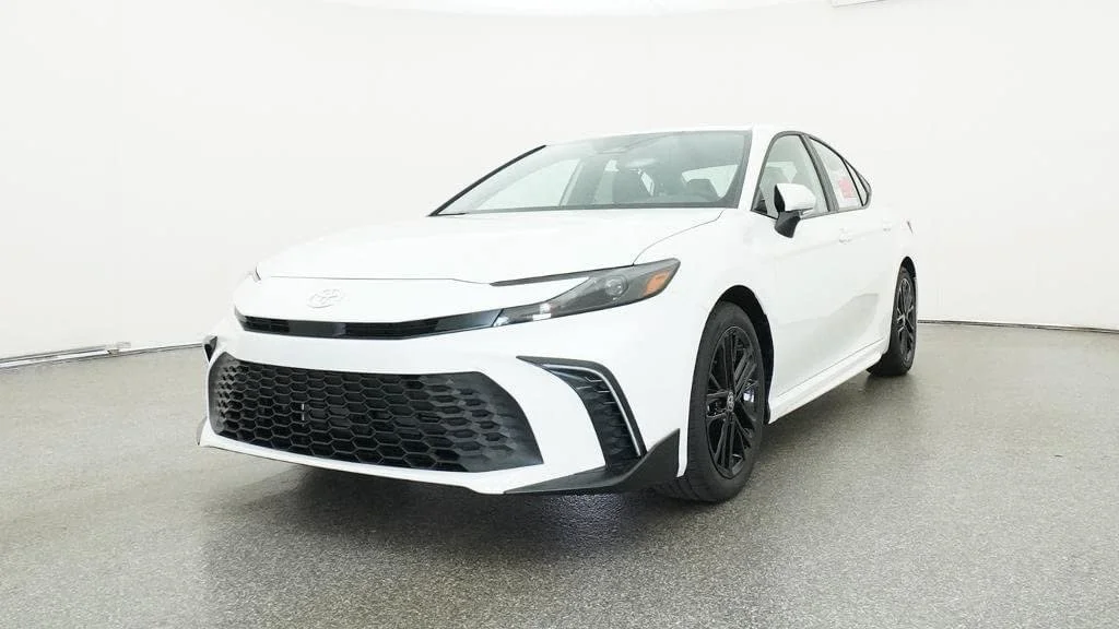 Used 2026 Ice Cap Toyota SE image 32
