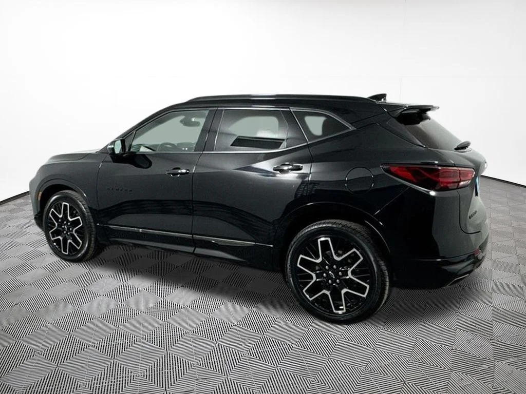 Used 2023 Black Chevrolet RS image 13