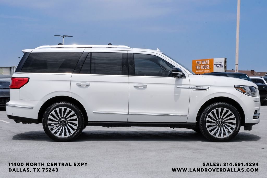 Used 2021 White Lincoln Reserve image 5