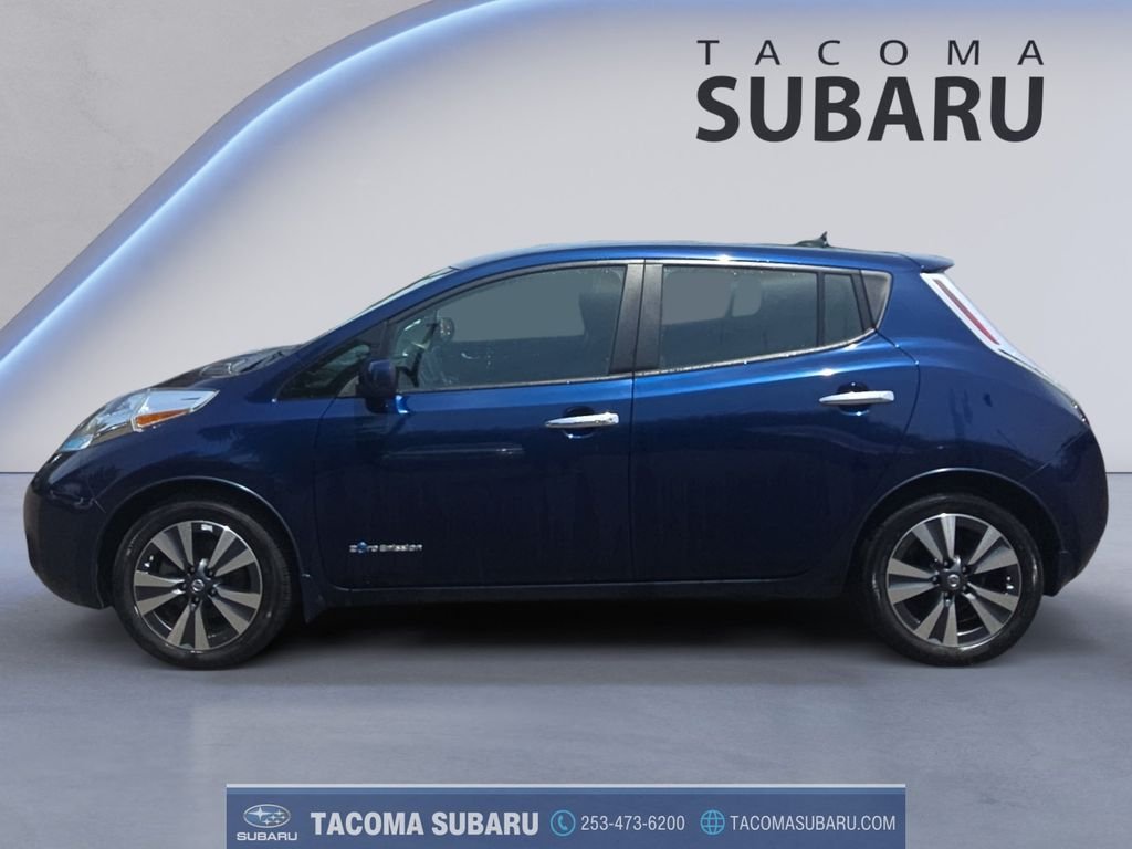 Used 2016 Blue Nissan SV image 2