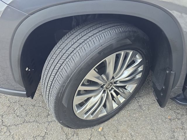 Used 2024 Gray Toyota Platinum image 33