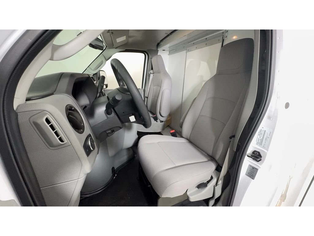 2025 Ford E-Series Cutaway Base - Photo 14