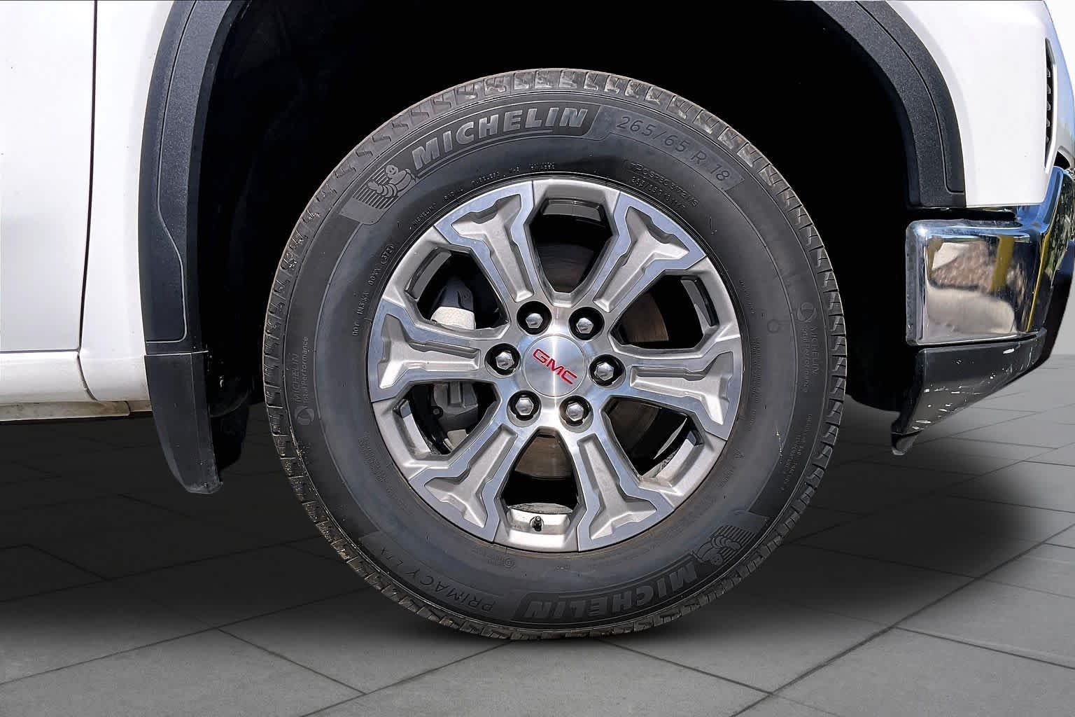 2025 GMC Sierra 1500 SLT - Photo 10
