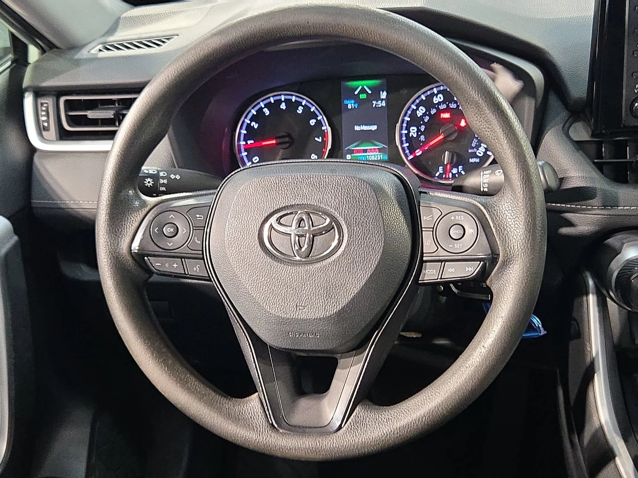Used 2022 White Toyota LE image 25