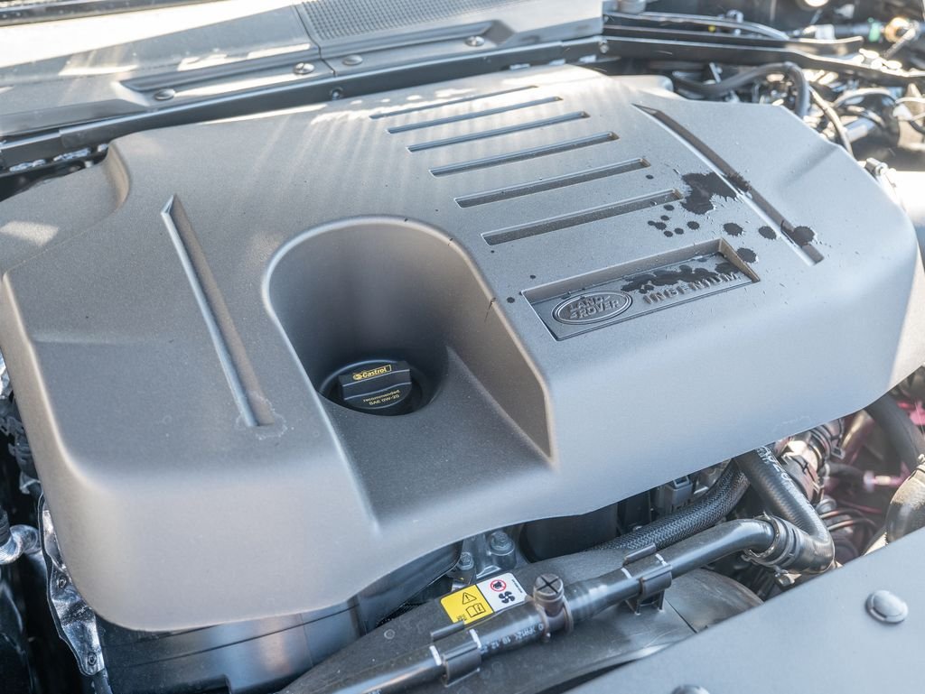 New 2026 Black Land Rover X-Dynamic SE image 24