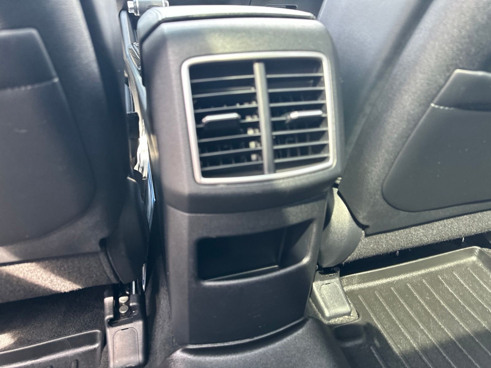 Used 2023 White Kia X-Pro image 23