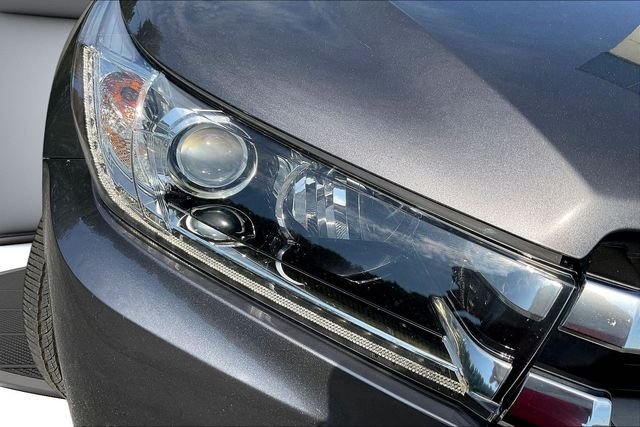 Used 2018 Gray Toyota Limited Platinum image 34