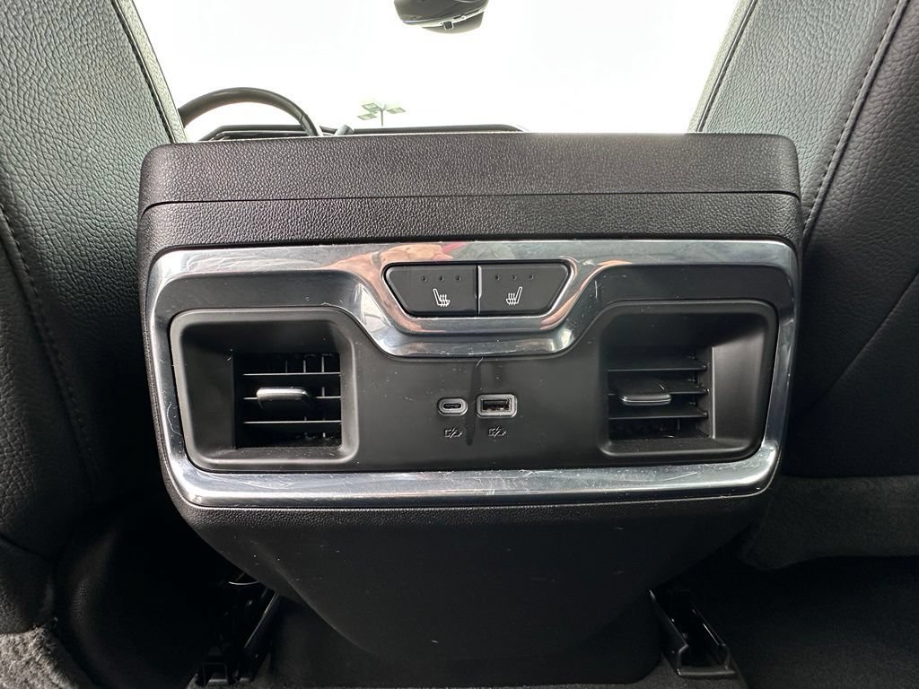 Used 2024 Onyx Black GMC Denali image 29