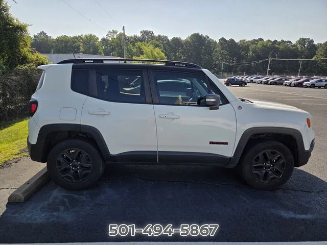 Used 2018 White Jeep Trailhawk image 4