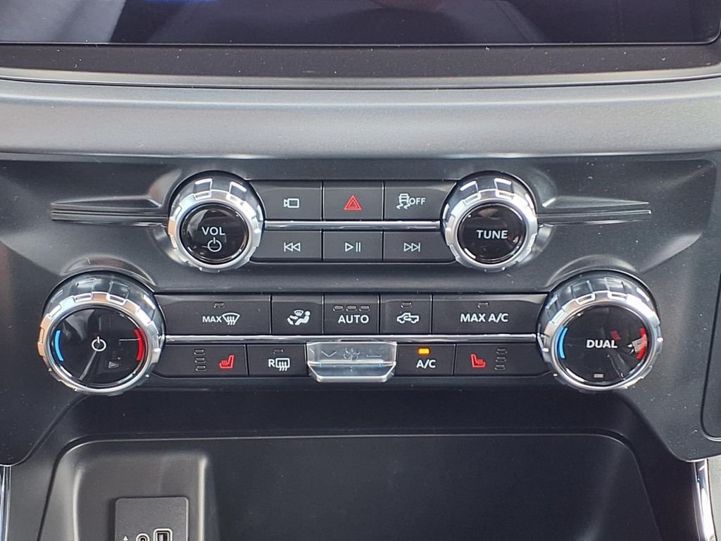 New 2026 Agate Black Metallic Ford XLT image 20