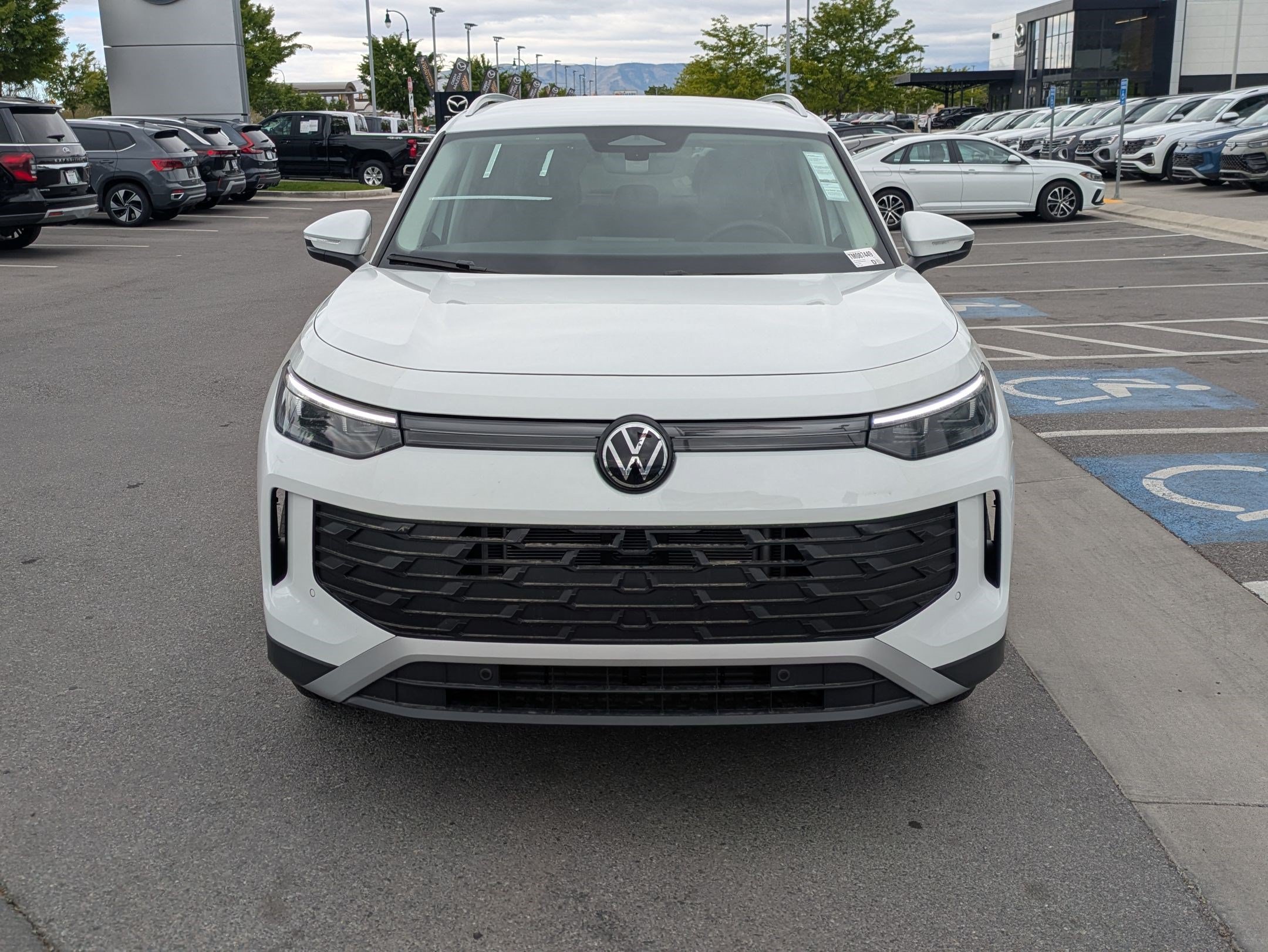 New 2026 Pure White Volkswagen SE image 9