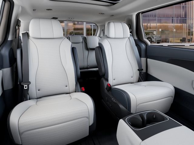 New 2027 Ceramic Silver Kia SX image 16