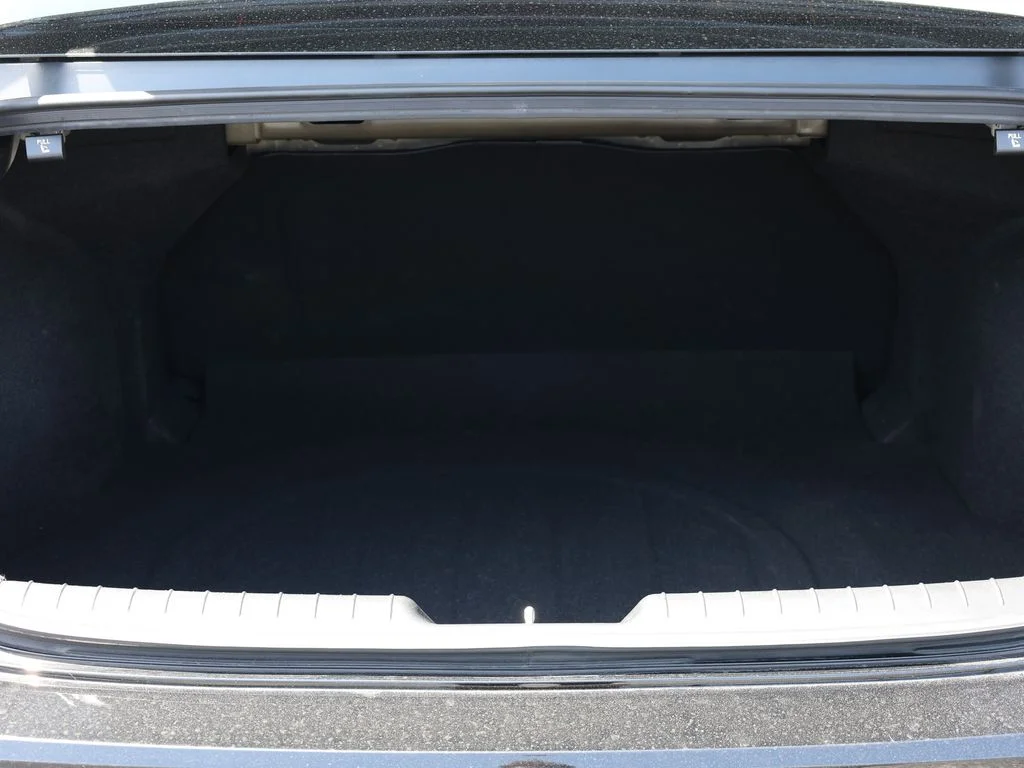 Used 2023 Black Hyundai SEL image 8