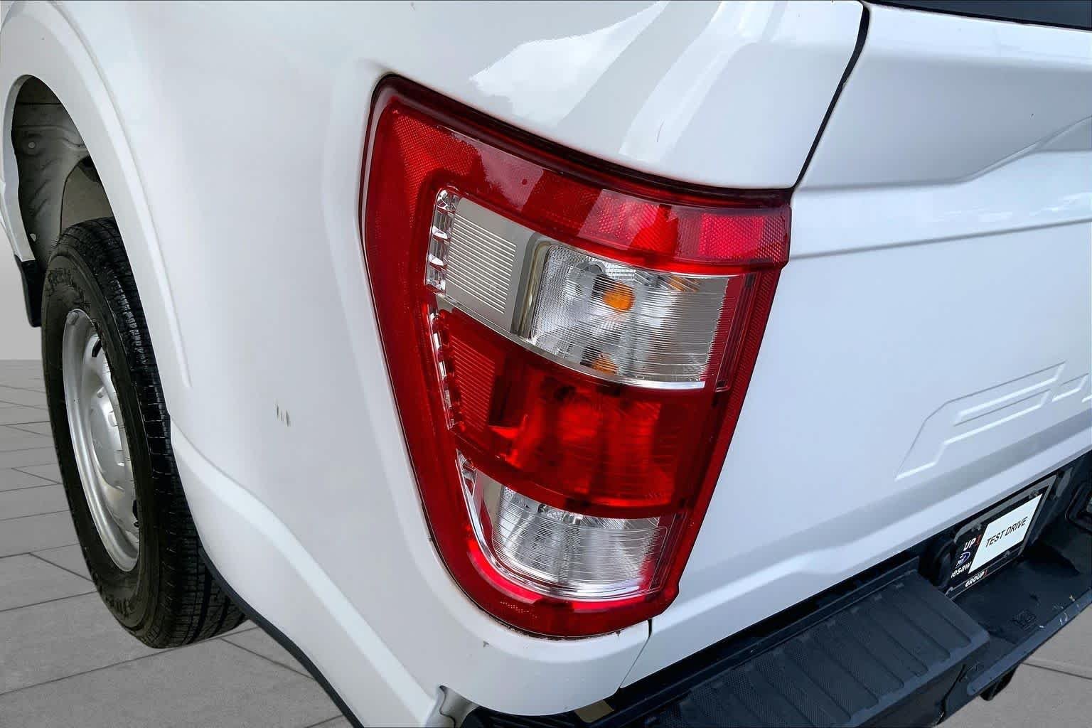 Used 2023 Oxford White Ford XL image 23