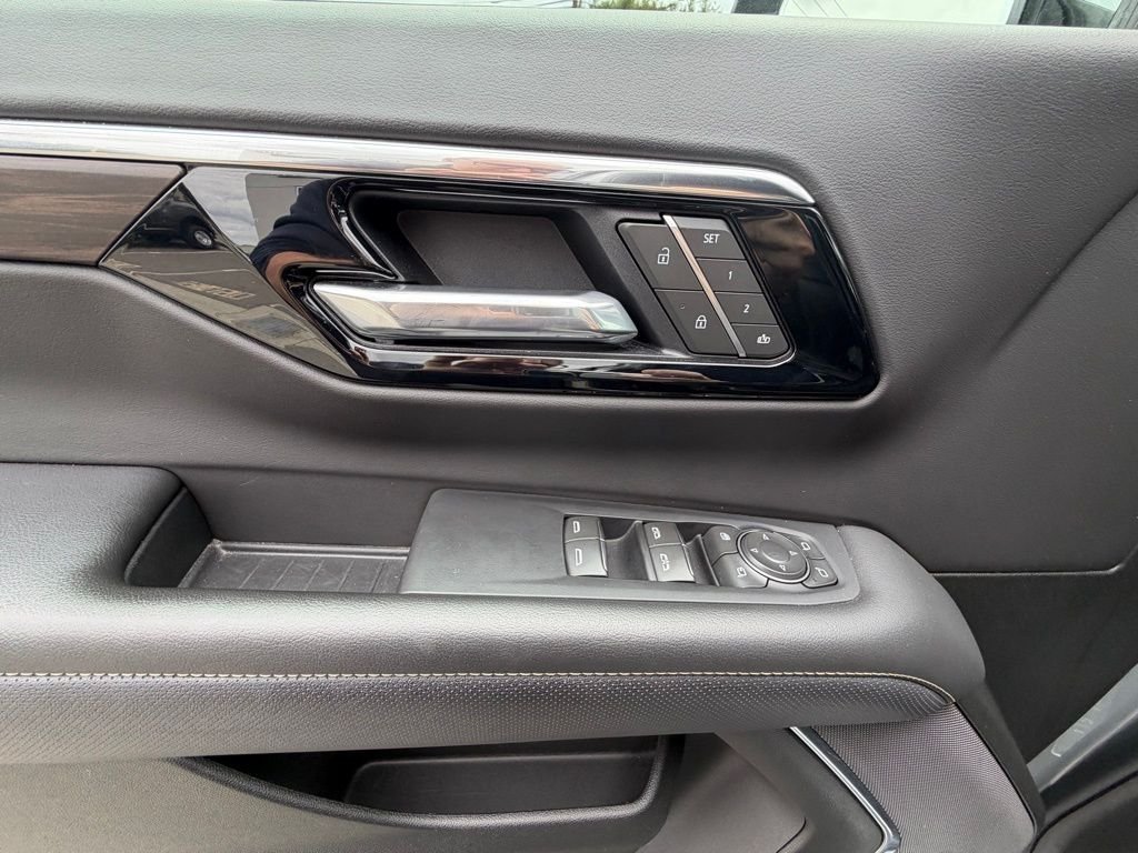 Used 2025 Gray Chevrolet Premier image 12