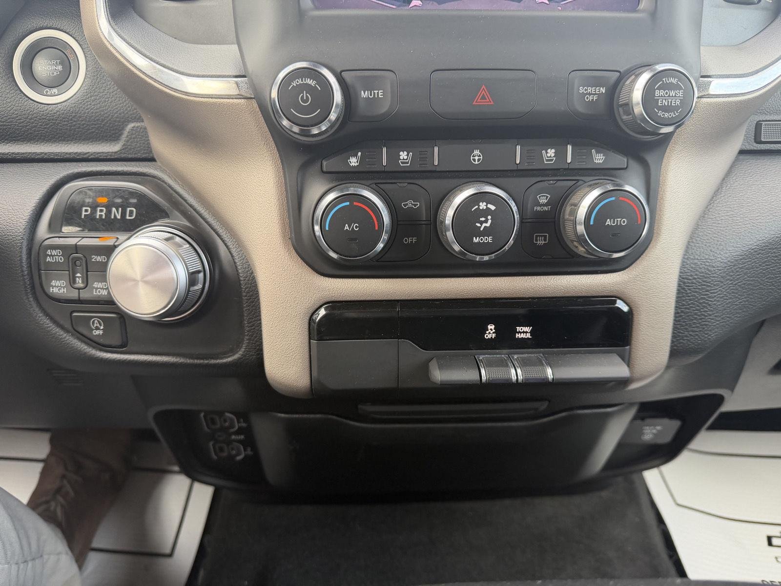 Used 2021 Billet Silver Metallic Clearcoat Ram Laramie image 18