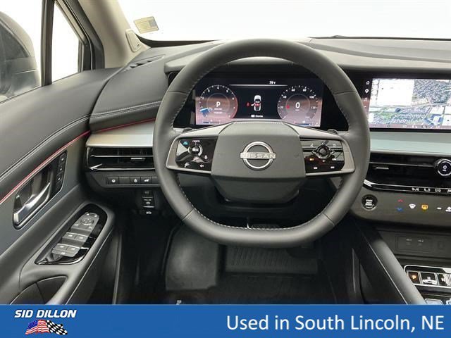 Used 2025 Everest White Pearl Tricoat Nissan SL image 21