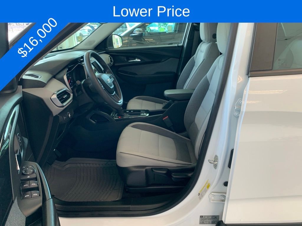 Used 2021 White Chevrolet LS image 3