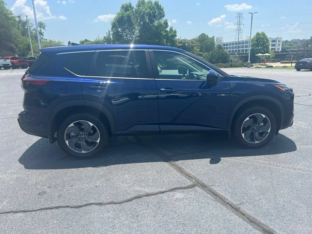 Used 2026 Deep Ocean Blue Nissan SV image 6