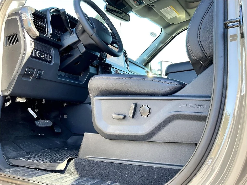 New 2027 Marsh Gray Metallic Ford F-250® Lariat® image 41