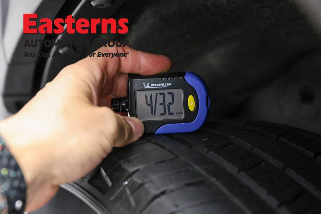 Used 2025 Black Jeep Altitude image 27