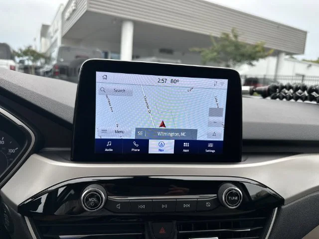 Used 2020 Red Ford SEL image 19