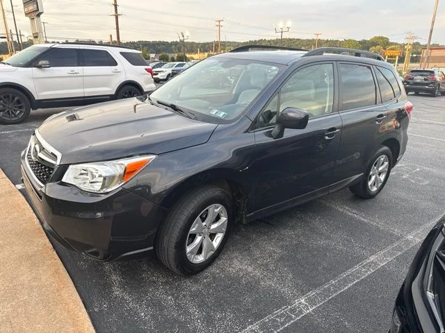 Used 2016 Gray Subaru 2.5i Premium image 3