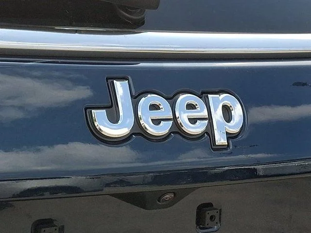 New 2026 Fathom Blue Pearl-Coat Exterior Paint Jeep Limited image 11