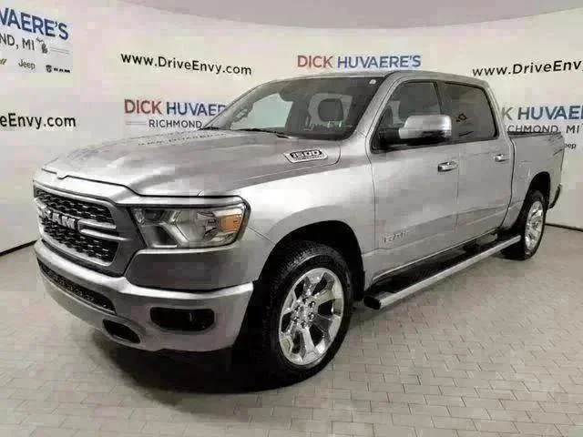 2023 RAM 1500 Big Horn/Lone Star 4x4 Crew Cab 5'7's photo