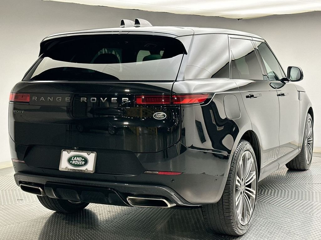 Used 2023 Santorini Black Metallic Land Rover SE image 13