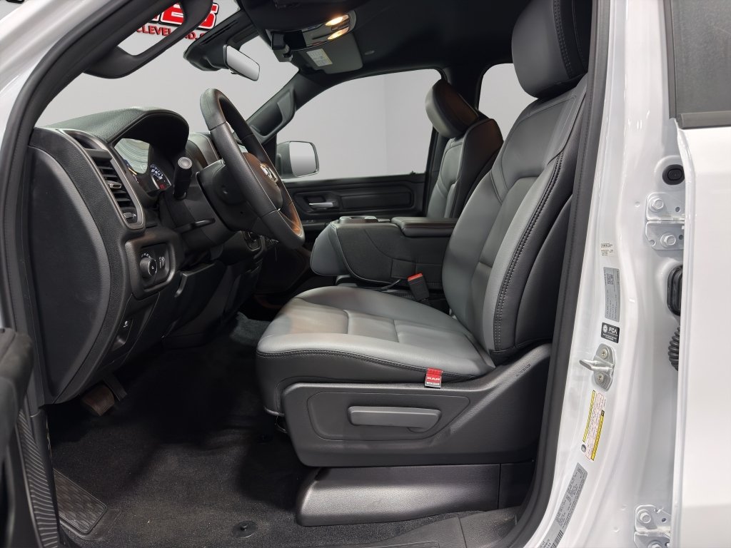 New 2026 Bright White Clear-Coat Exterior Paint RAM Tradesman image 3