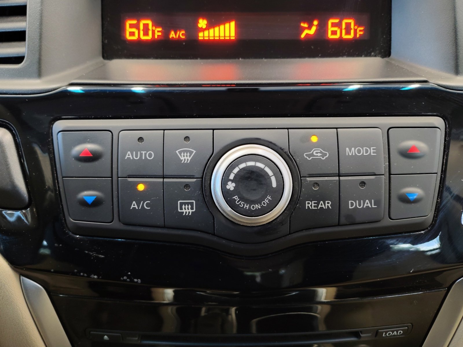 Used 2015 Gun Metallic Nissan S image 17