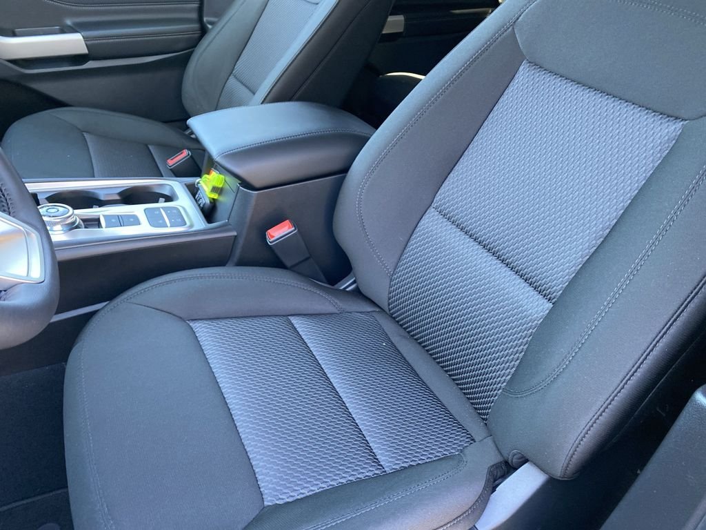 Used 2024 Gray Ford XLT image 32