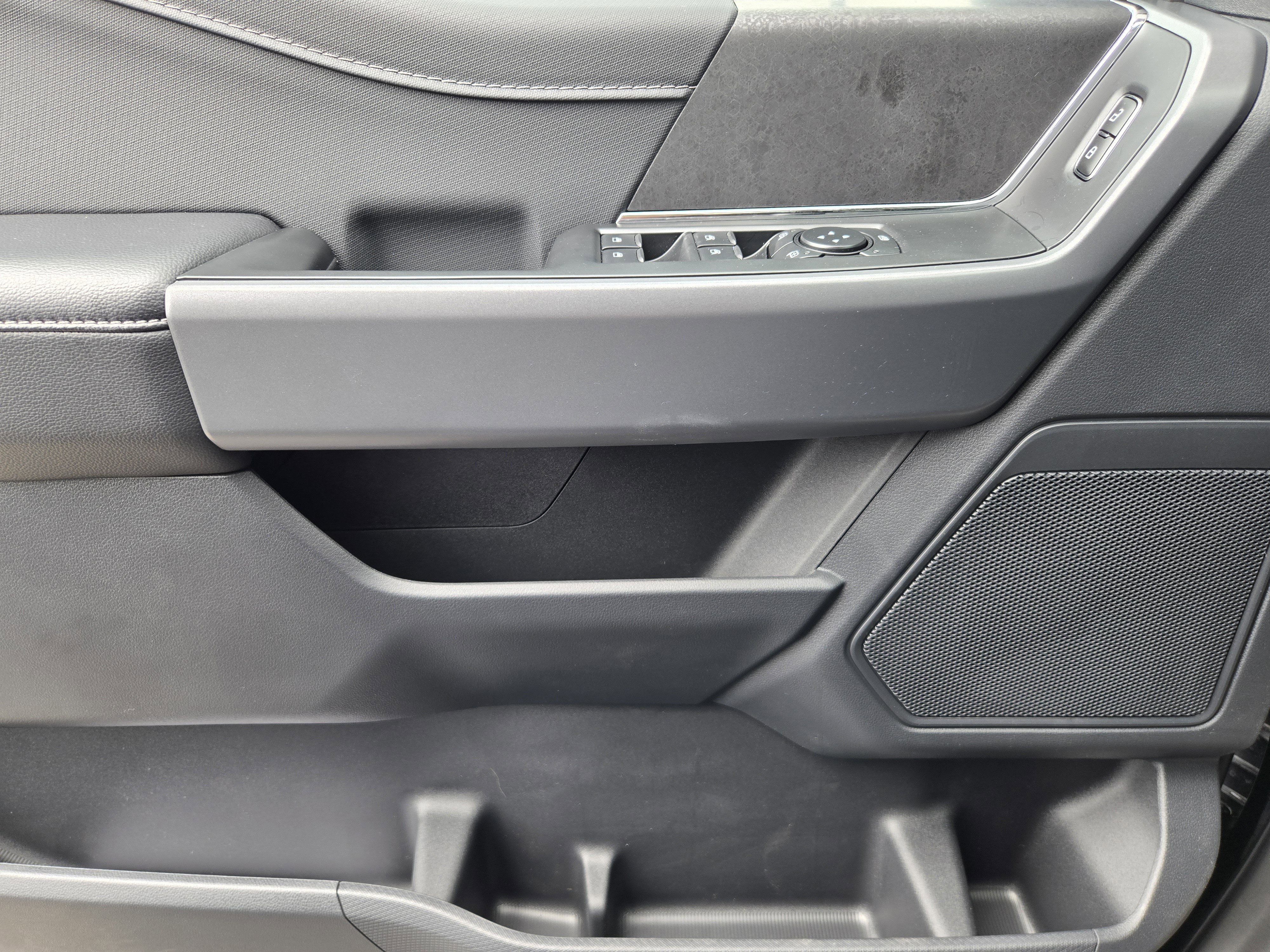 New 2026 Agate Black Metallic Ford XLT image 15