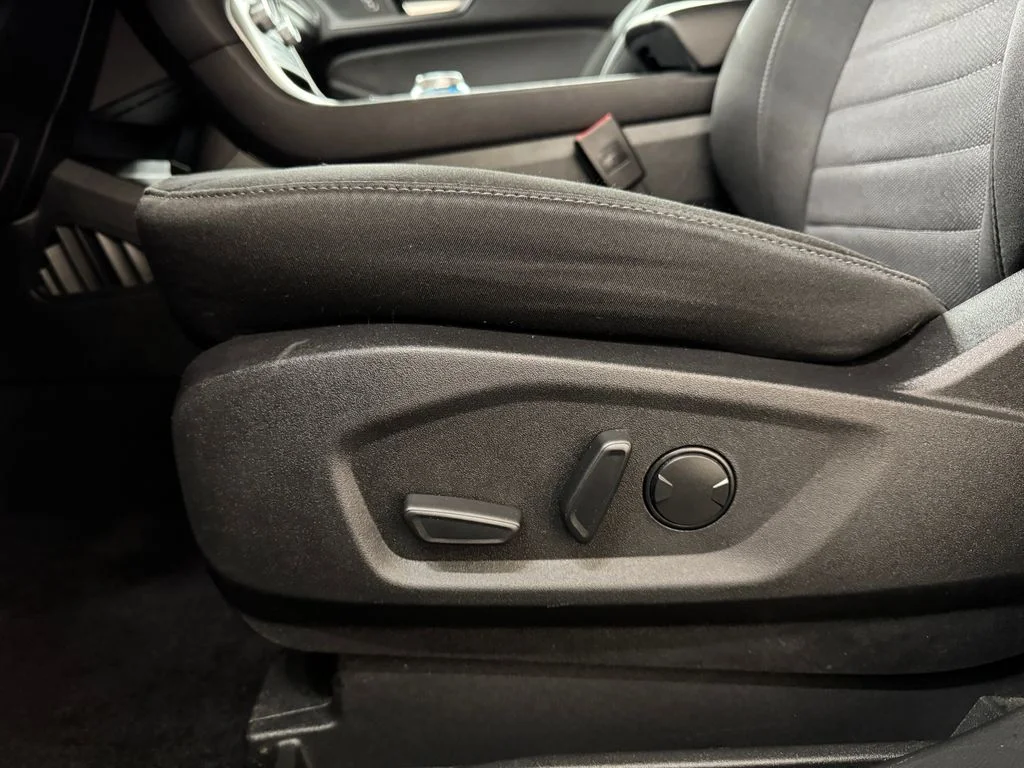 Used 2024 Gray Ford SE image 14