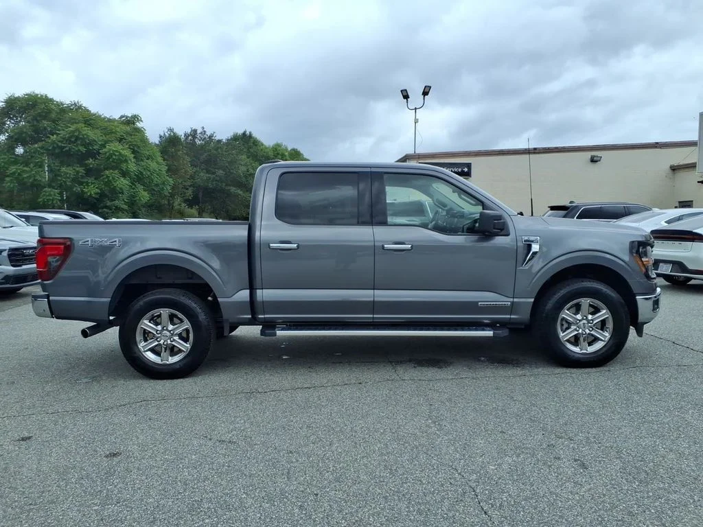 Used 2024 Gray Ford XLT image 33