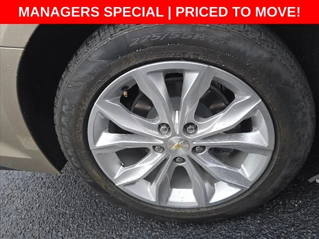 Used 2022 Gray Chevrolet LT image 16