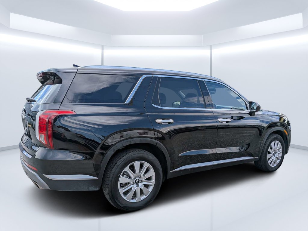 Certified Used 2025 Black Hyundai SEL image 3