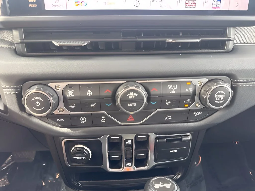Used 2026 Gray Jeep Sahara image 17