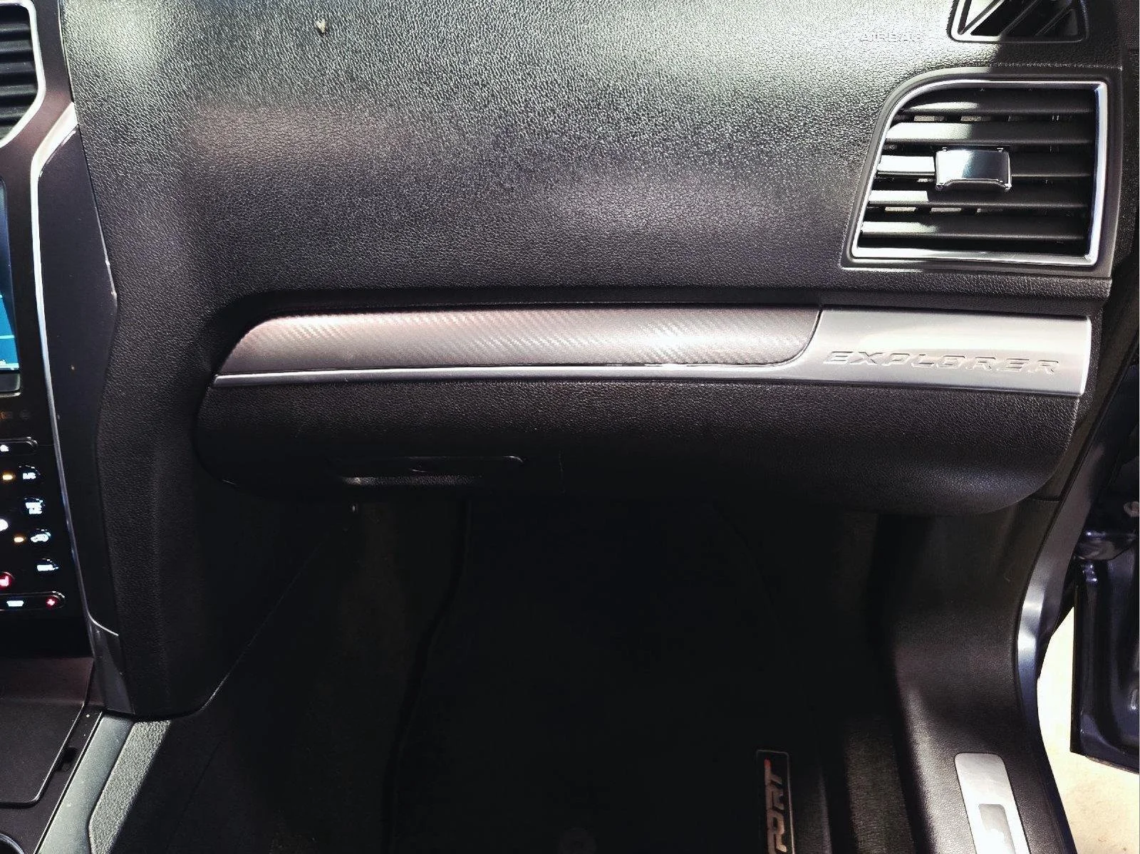Used 2018 Blue Ford Sport image 64