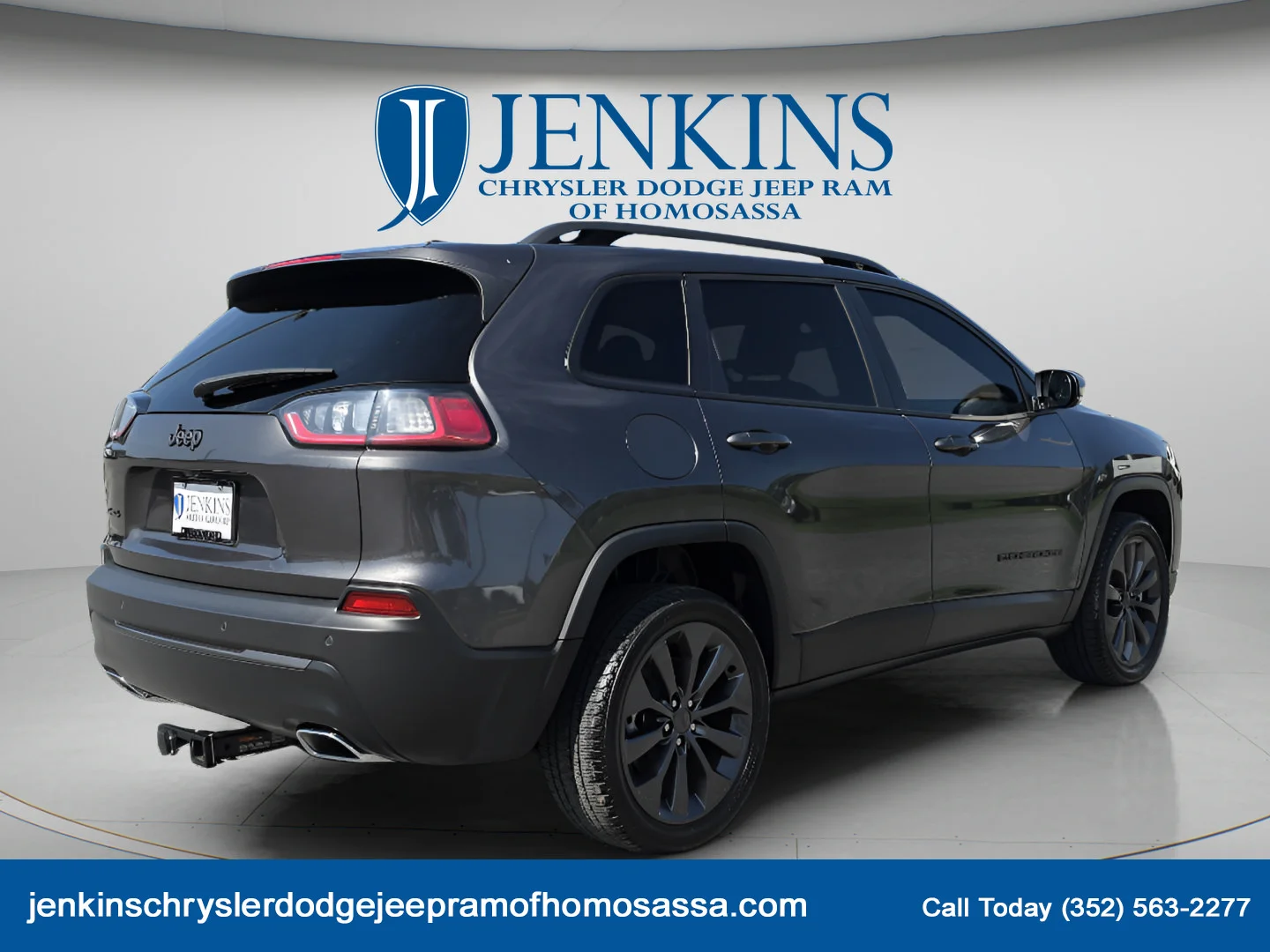 Used 2021 Granite Crystal Metallic Clearcoat Jeep 80th Anniversary image 5