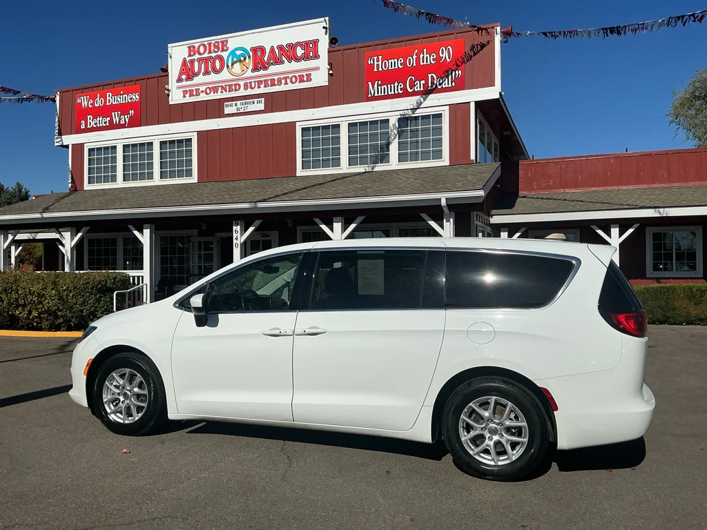 Used 2023 Bright White Clearcoat Chrysler LX image 17