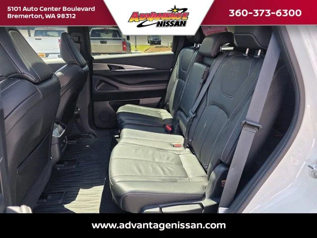 Used 2022 Majestic White INFINITI LUXE image 14