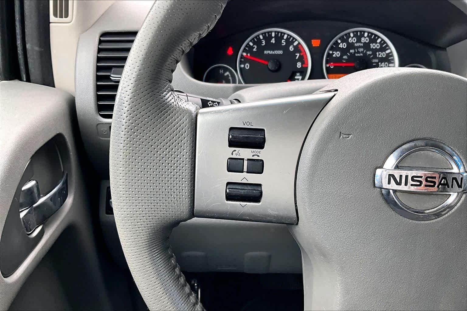 Used 2011 Radiant Silver Nissan SL image 22