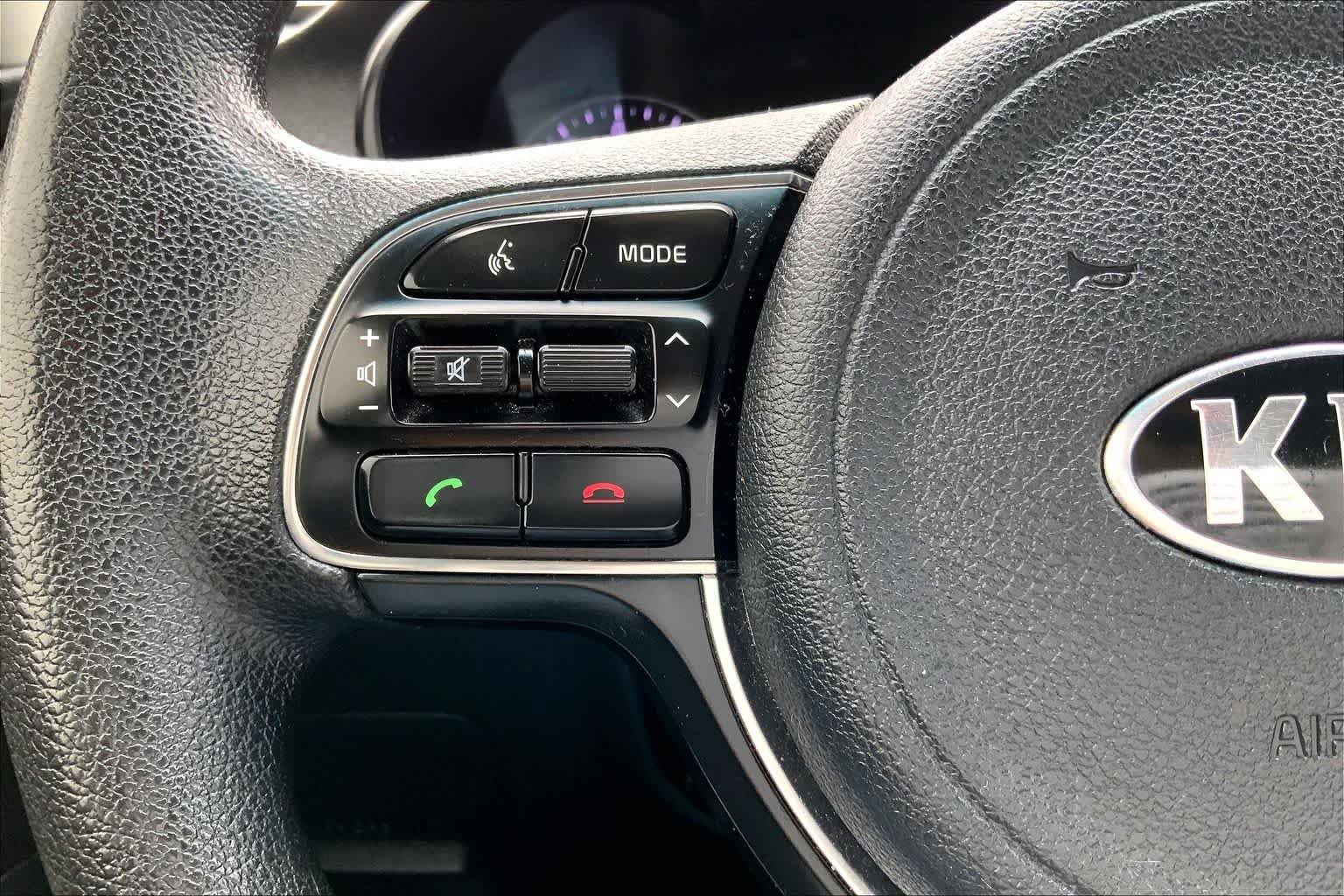 Used 2018 Snow White Pearl Kia LX image 23