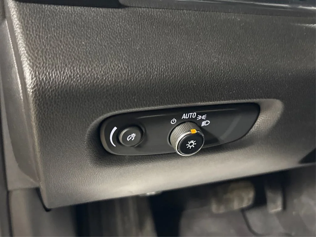 Used 2023 Gray Chevrolet RS image 39